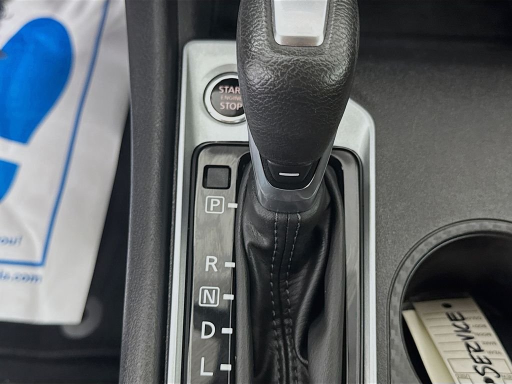 Used 2025 Glacier White Nissan 2.5 SV image 20
