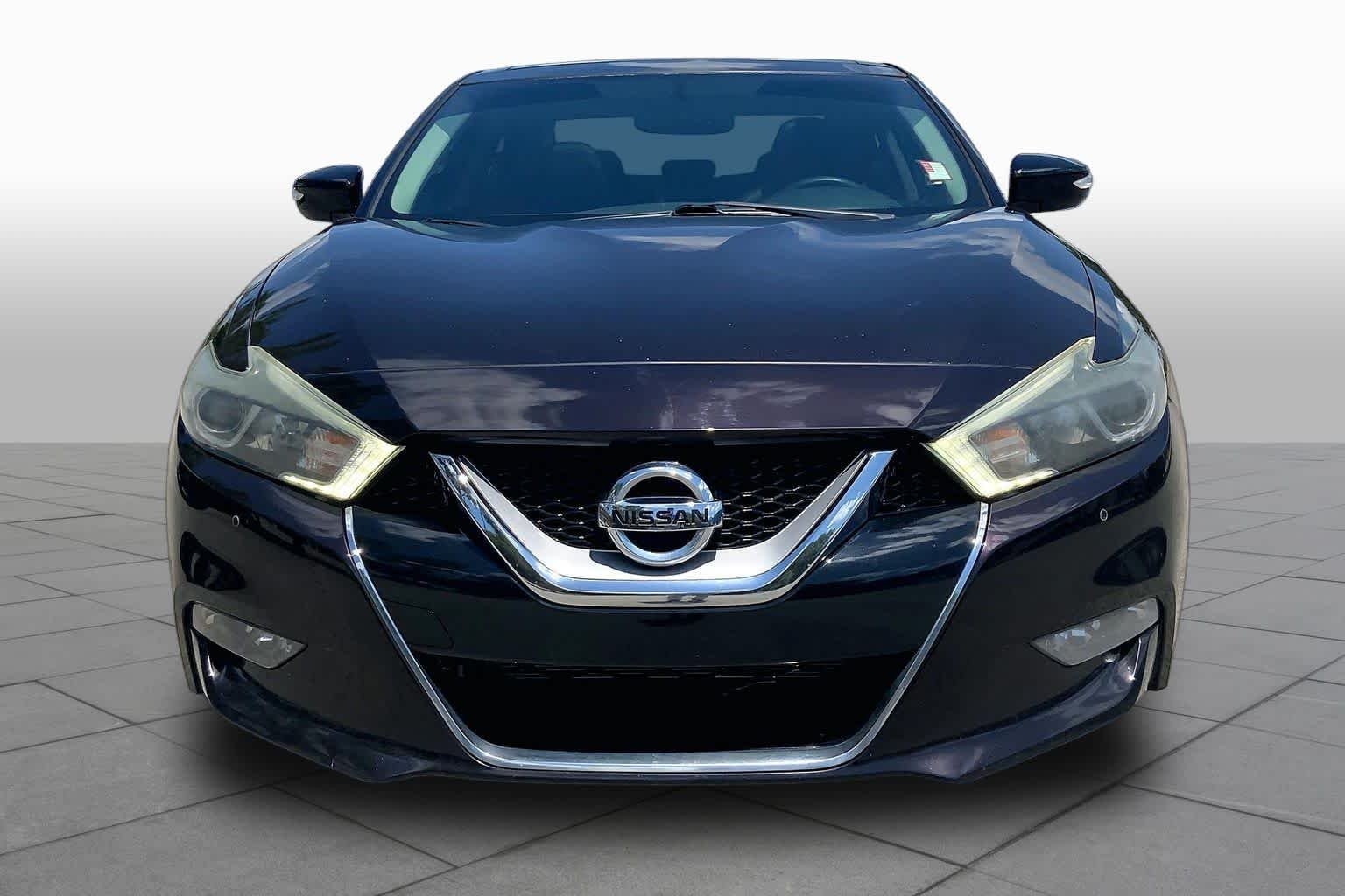 Used 2016 Bordeaux Black Nissan 3.5 SL image 4