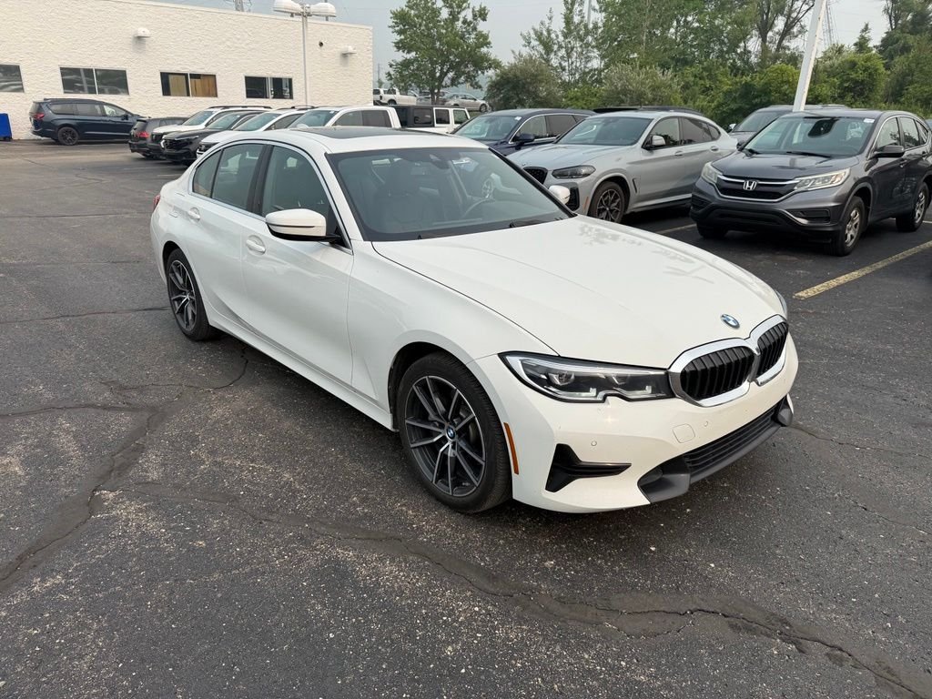 Used 2020 White BMW 330i xDrive image 4