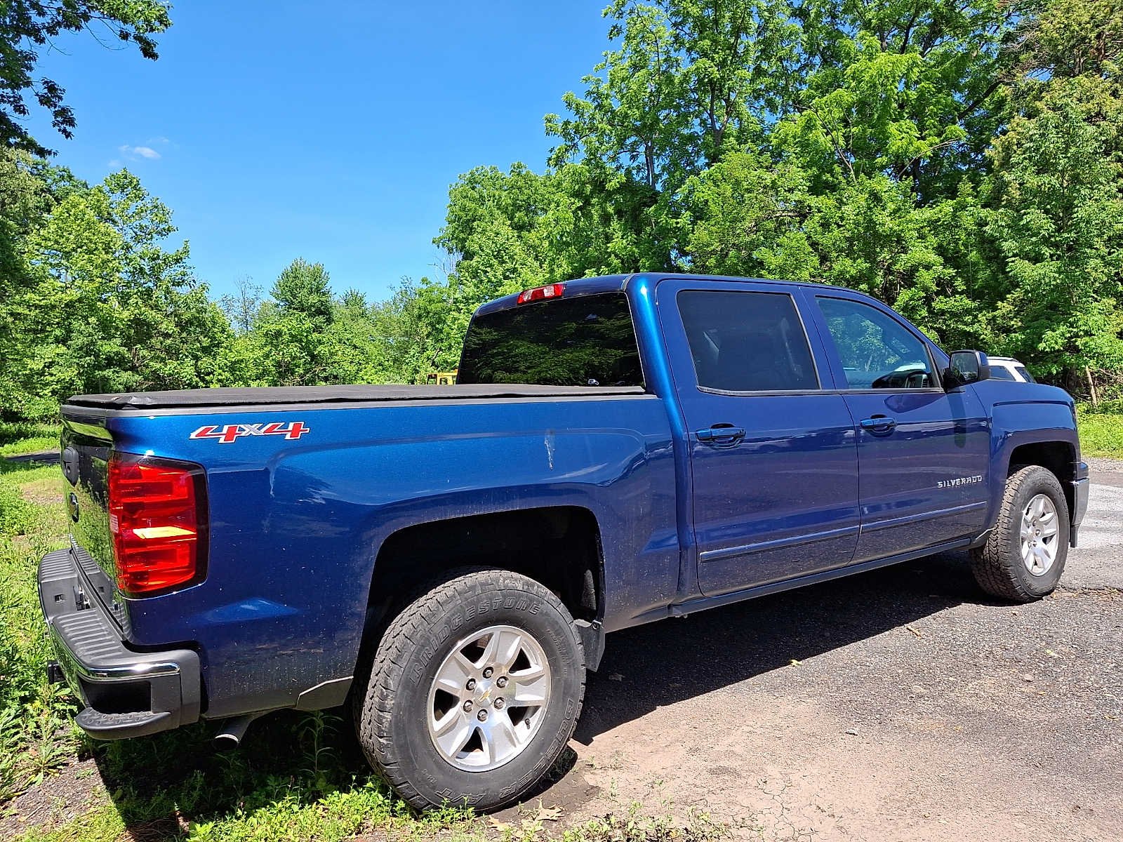 Used 2015 Deep Ocean Blue Metallic Chevrolet LT image 4