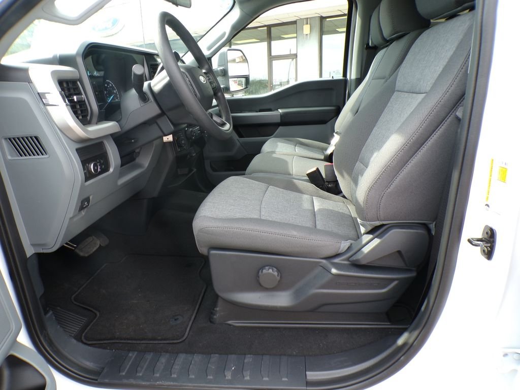 New 2026 Oxford White Ford F-250® XL image 13