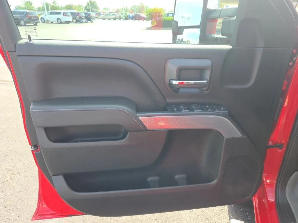 Used 2018 Red Chevrolet LT image 28