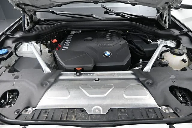 Used 2024  BMW xDrive30i image 21