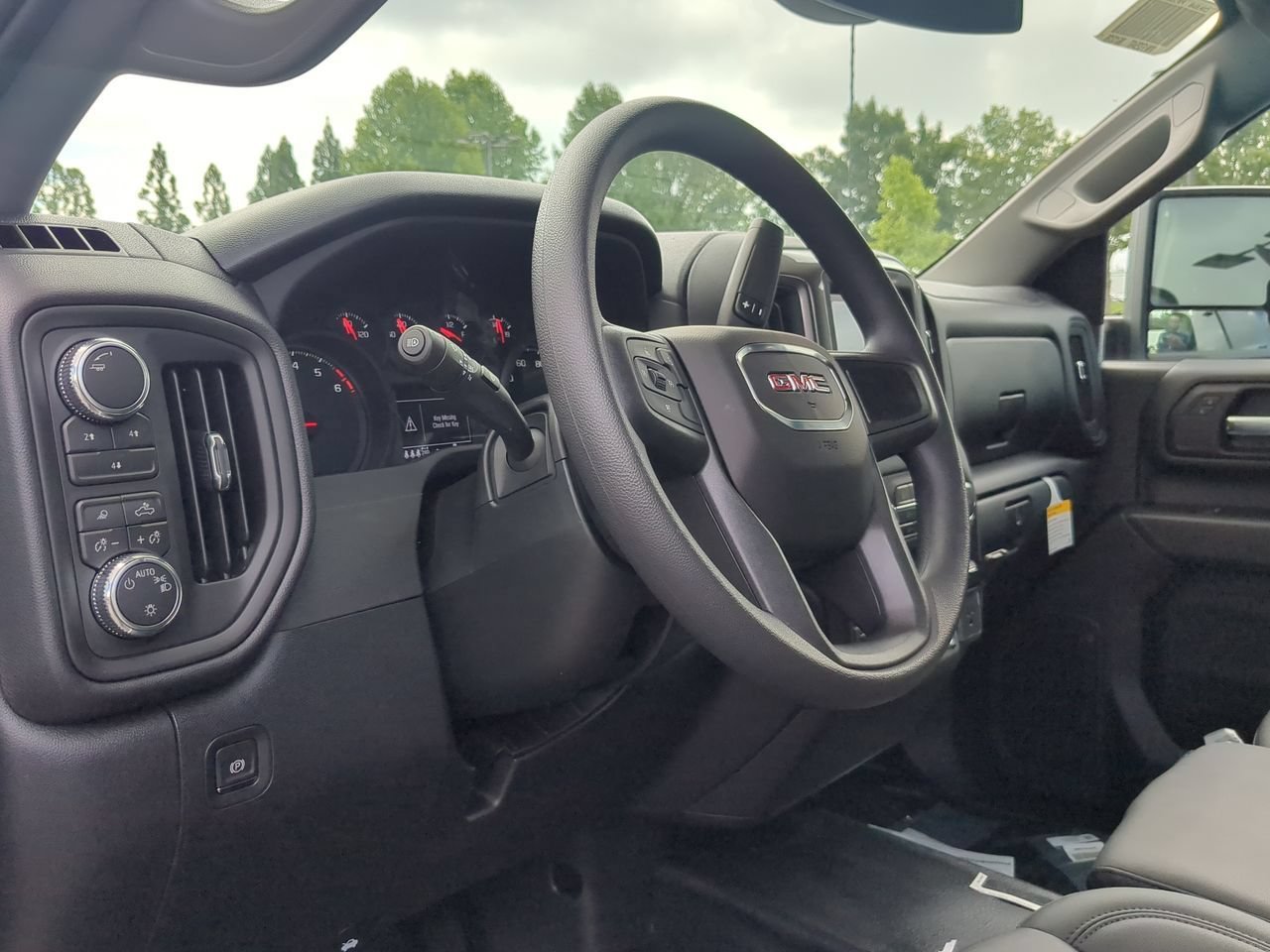 New 2026 Summit White GMC Pro image 10