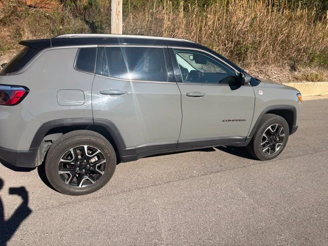 Used 2021 Gray Jeep Trailhawk image 7