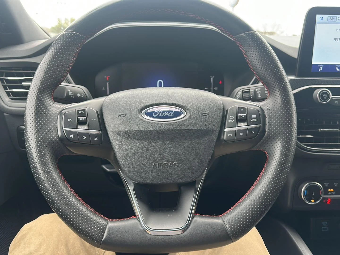 Used 2023 Agate Black Ford ST-Line image 18
