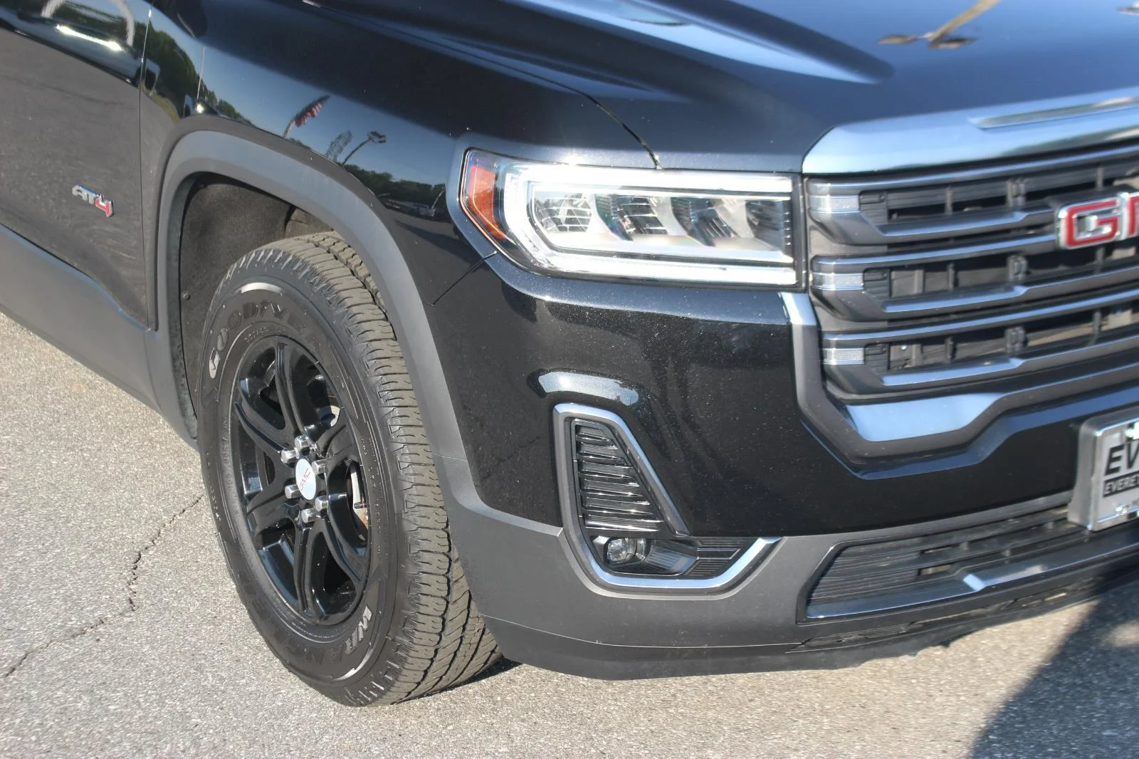 Used 2023 Ebony Twilight Metallic GMC AT4 image 9
