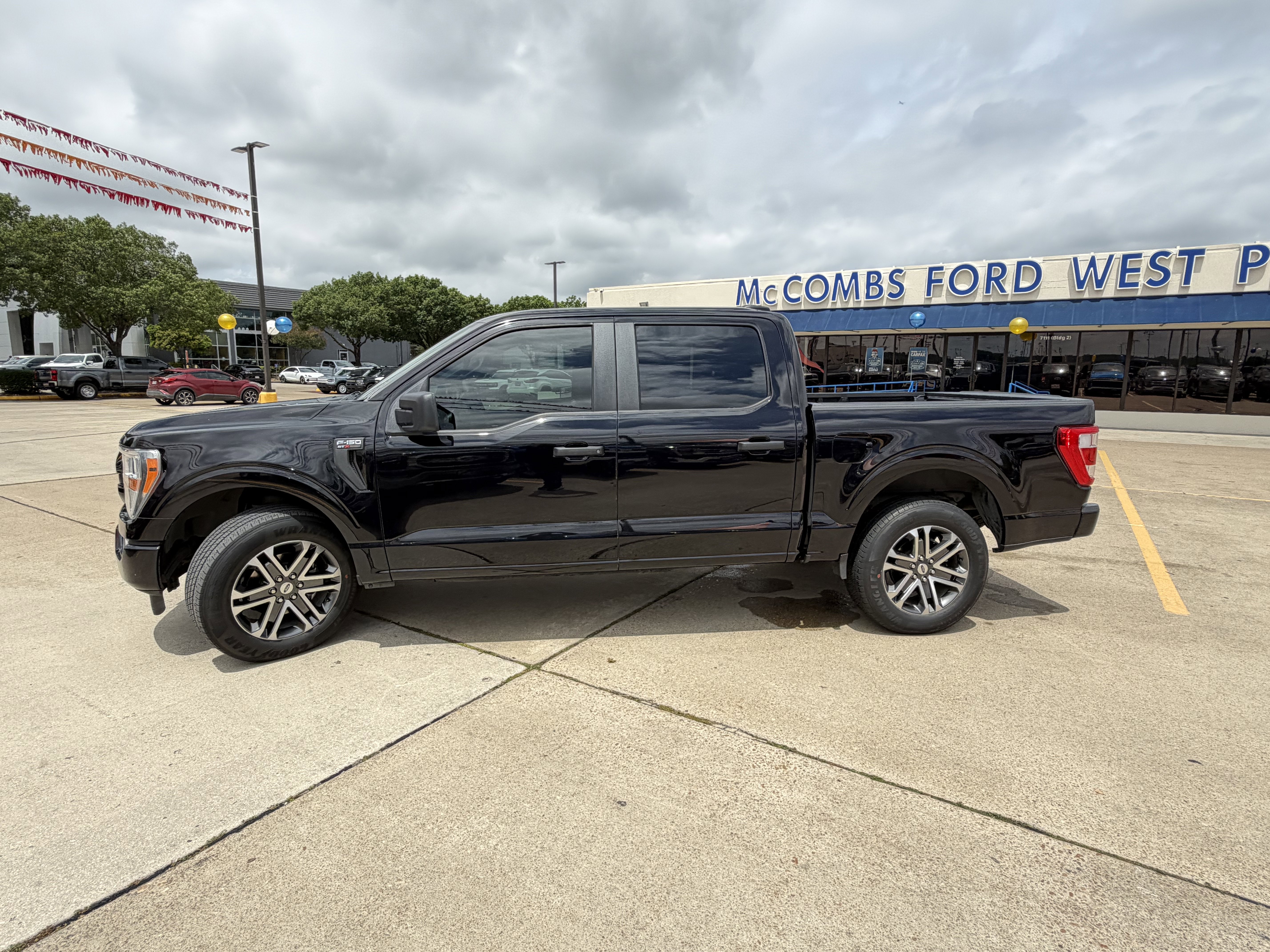 Used 2022 Agate Black Metallic Ford XL image 12