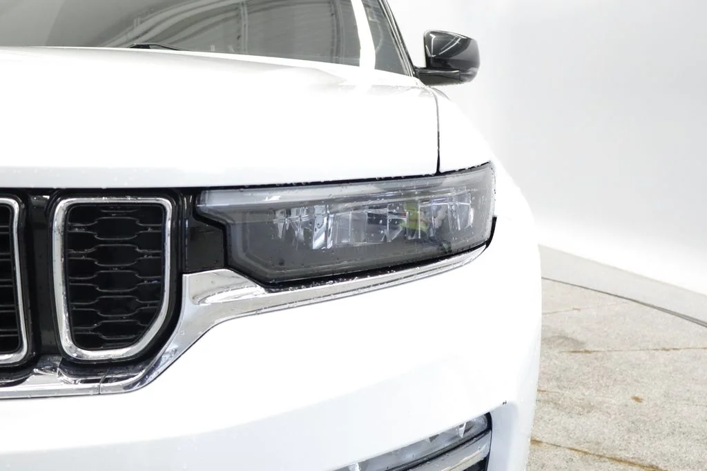 Used 2022 White Jeep Limited image 13