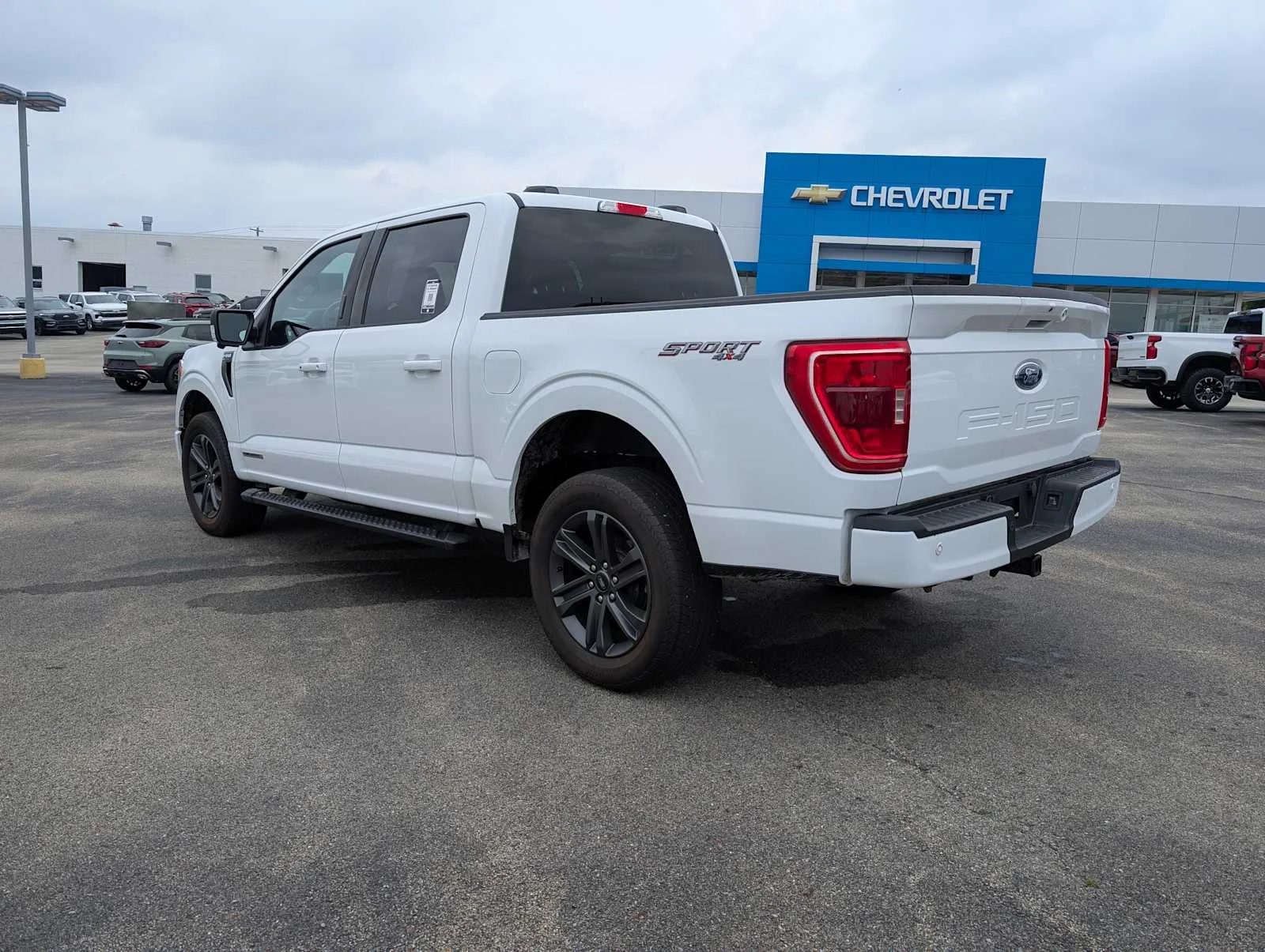 Used 2023 Oxford White Ford XLT image 12
