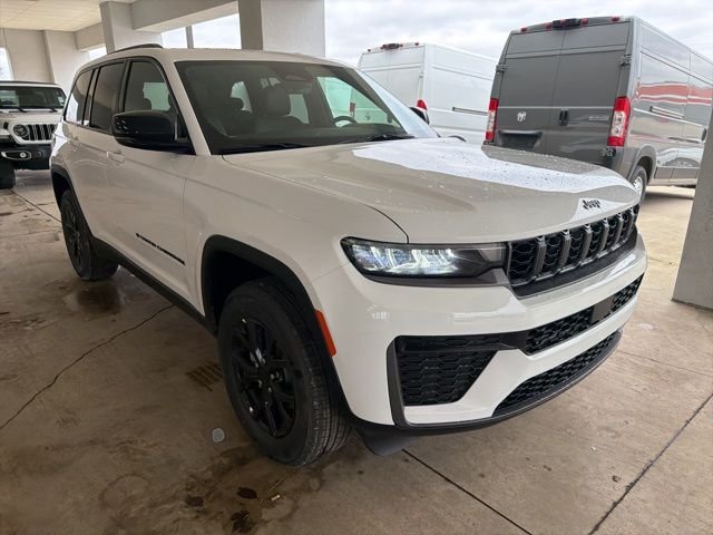New 2026 Bright White Clear-Coat Exterior Paint Jeep Altitude image 9