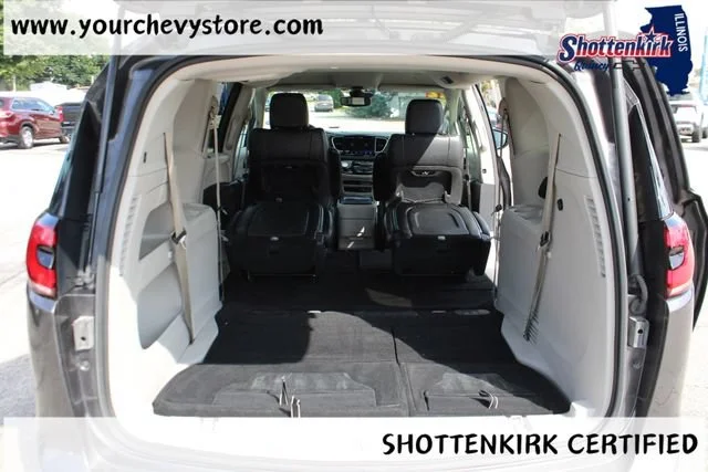 Used 2022 Gray Chrysler Touring L image 19