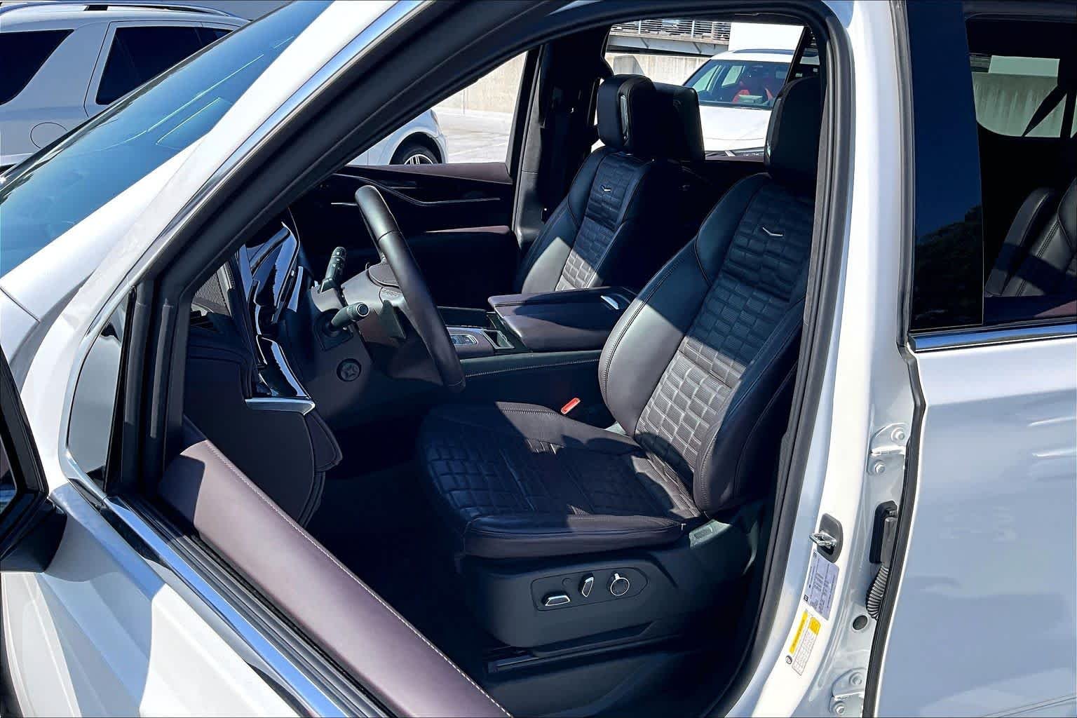 Used 2023 Crystal White Tricoat Cadillac 4WD Premium Luxury Platinum image 7