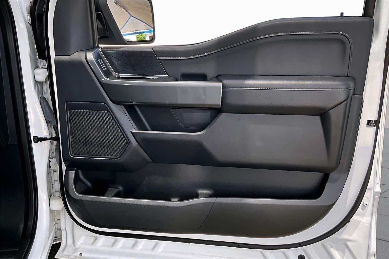 Used 2023 Oxford White Ford XLT image 23