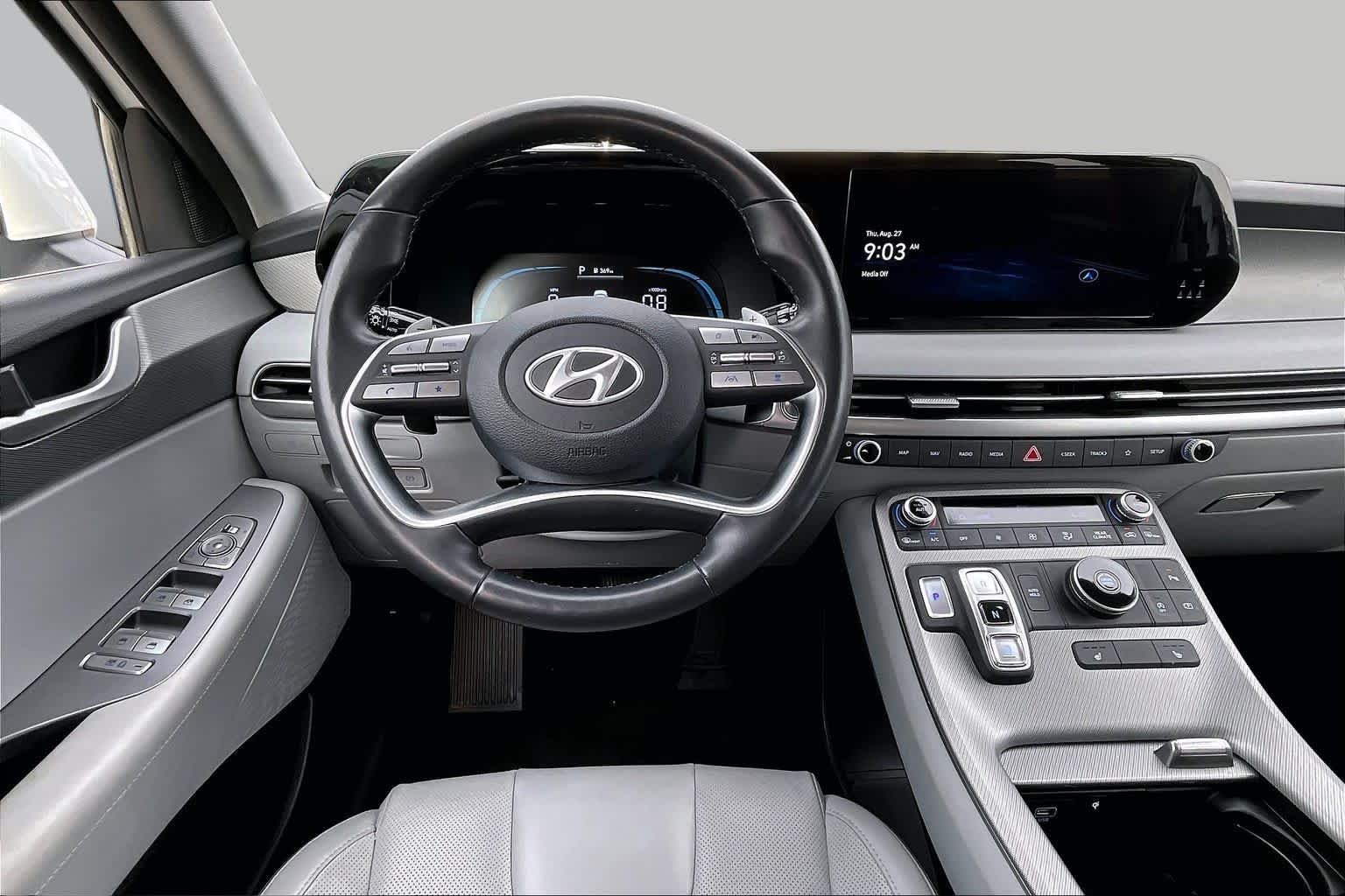 Used 2025 Hyper White Hyundai SEL image 6