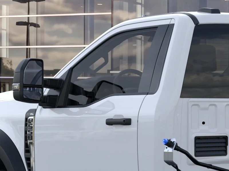 New 2026 Oxford White Ford F-550® XL image 22