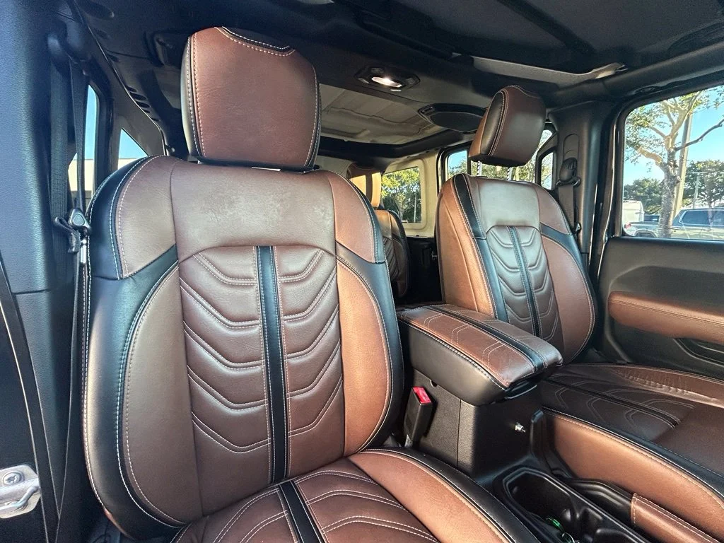Used 2018 Black Clearcoat Jeep Unlimited Sport S image 28