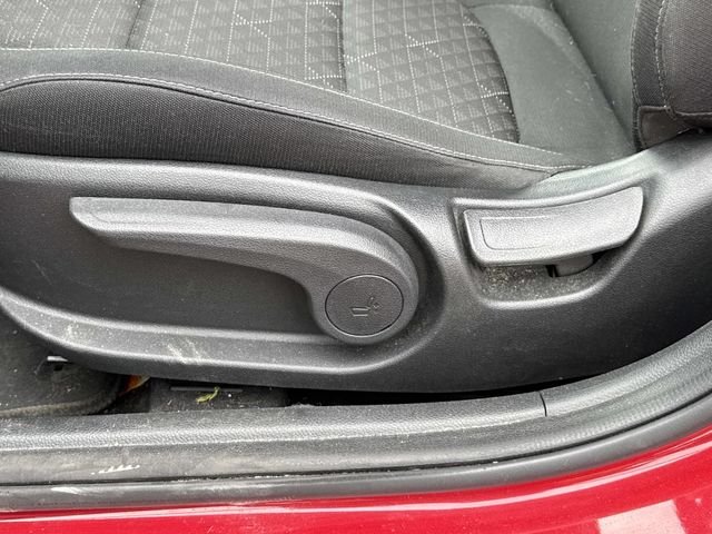 Used 2023 Red Kia S image 27