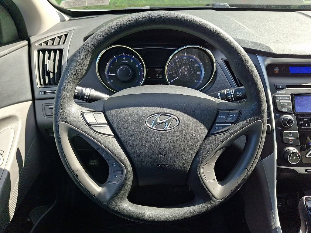 Used 2013 Blue Hyundai GLS image 18