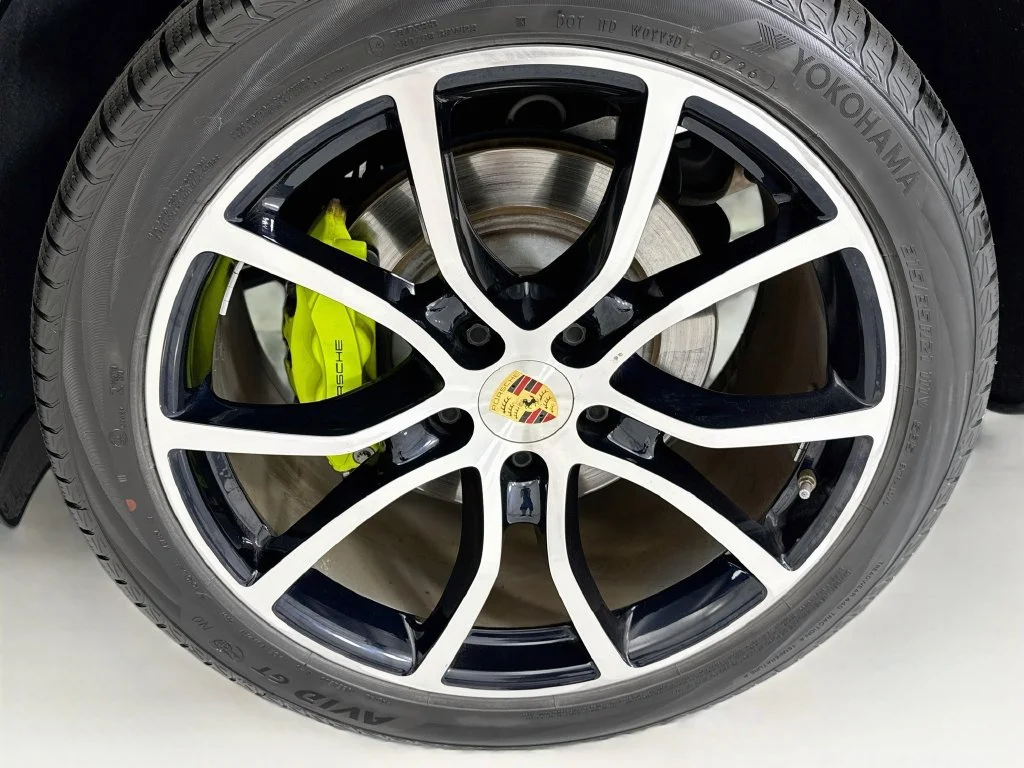 Used 2019  Porsche Base image 30