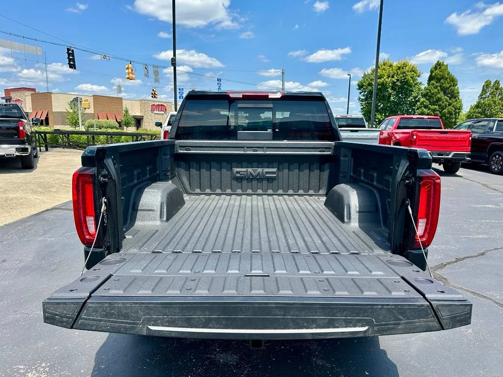 2026 GMC Sierra 1500 SLT - Photo 6