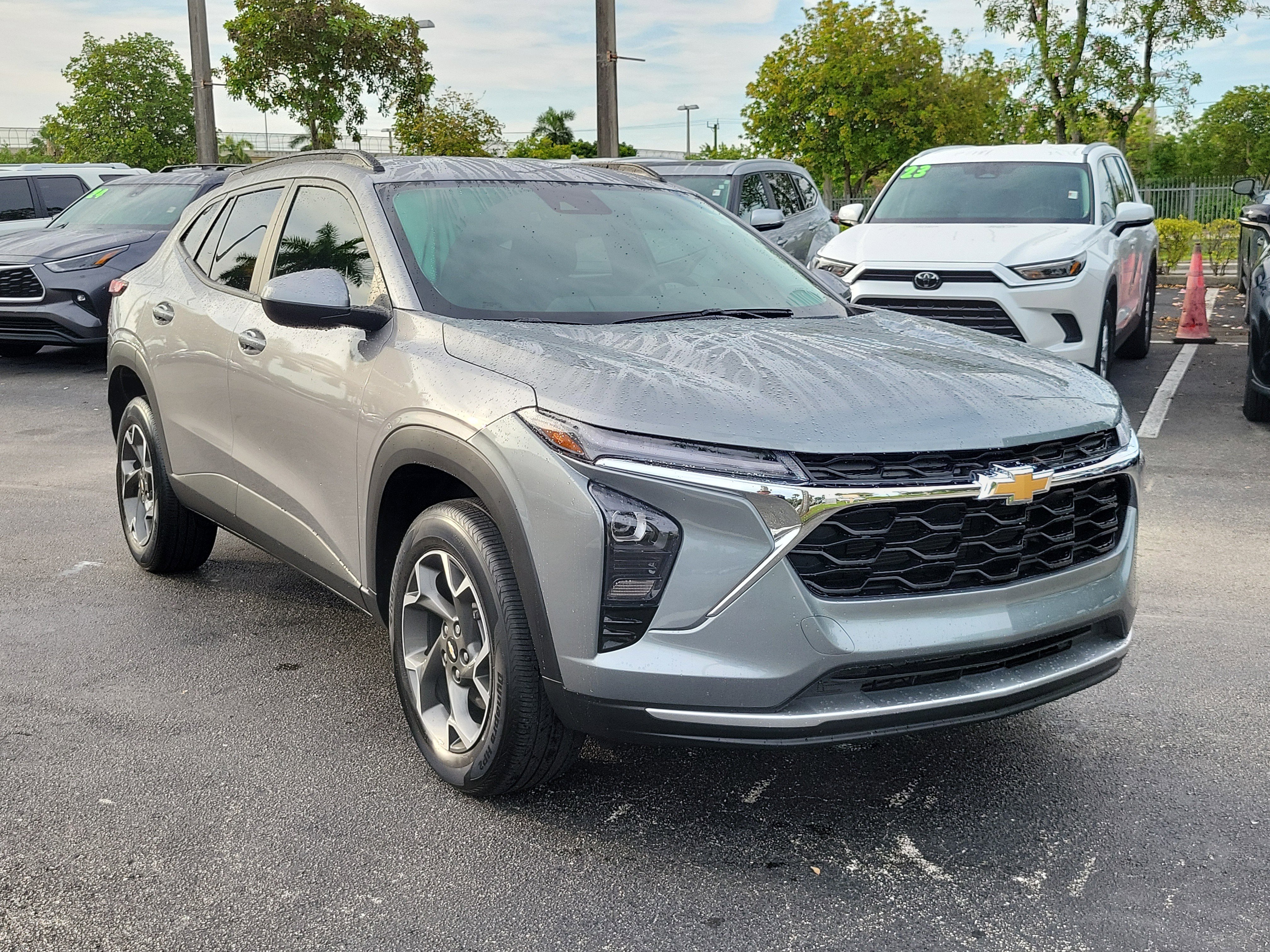 Used 2025 Sterling Gray Metallic Chevrolet LT image 3