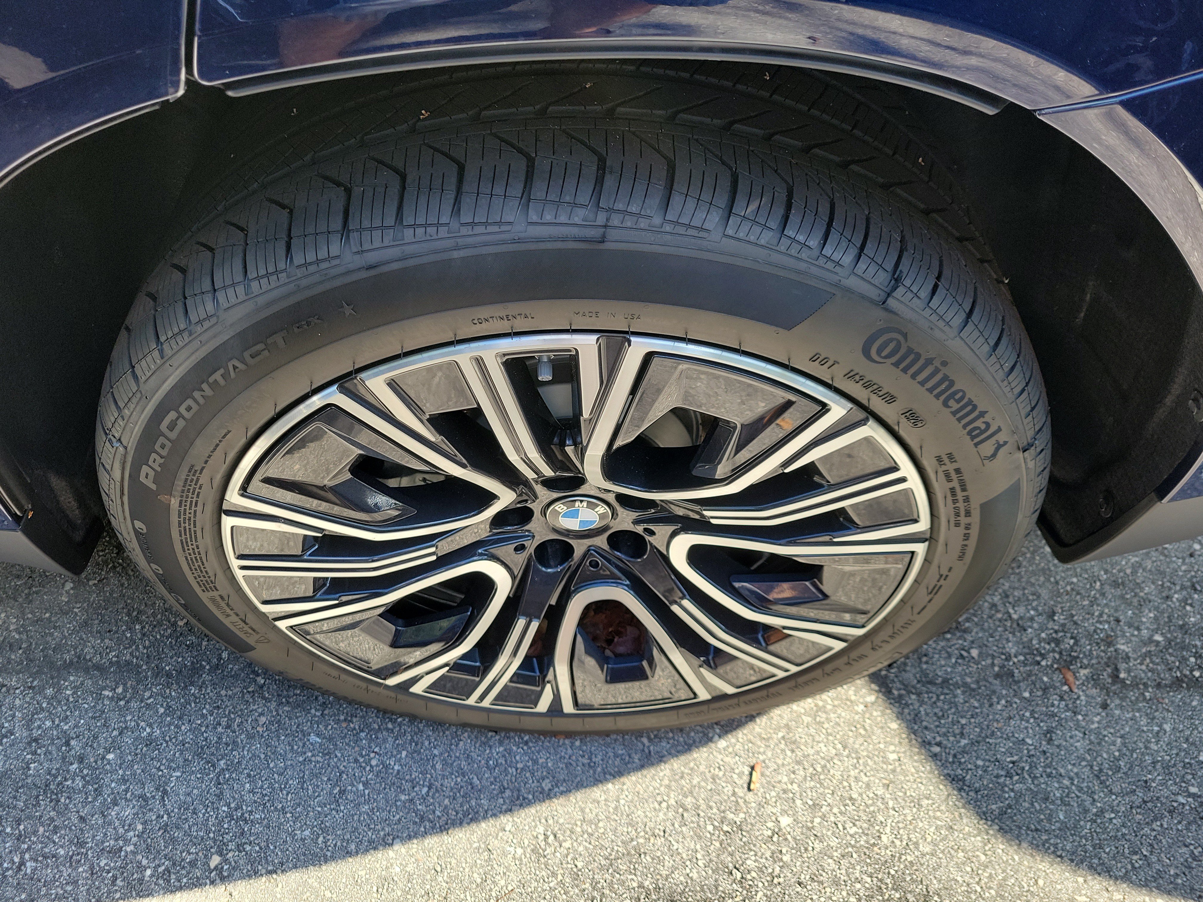 New 2026 Tanzanite Blue II Metallic BMW 30 xDrive image 6