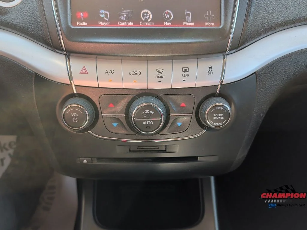 Used 2014 White Dodge R/T image 22