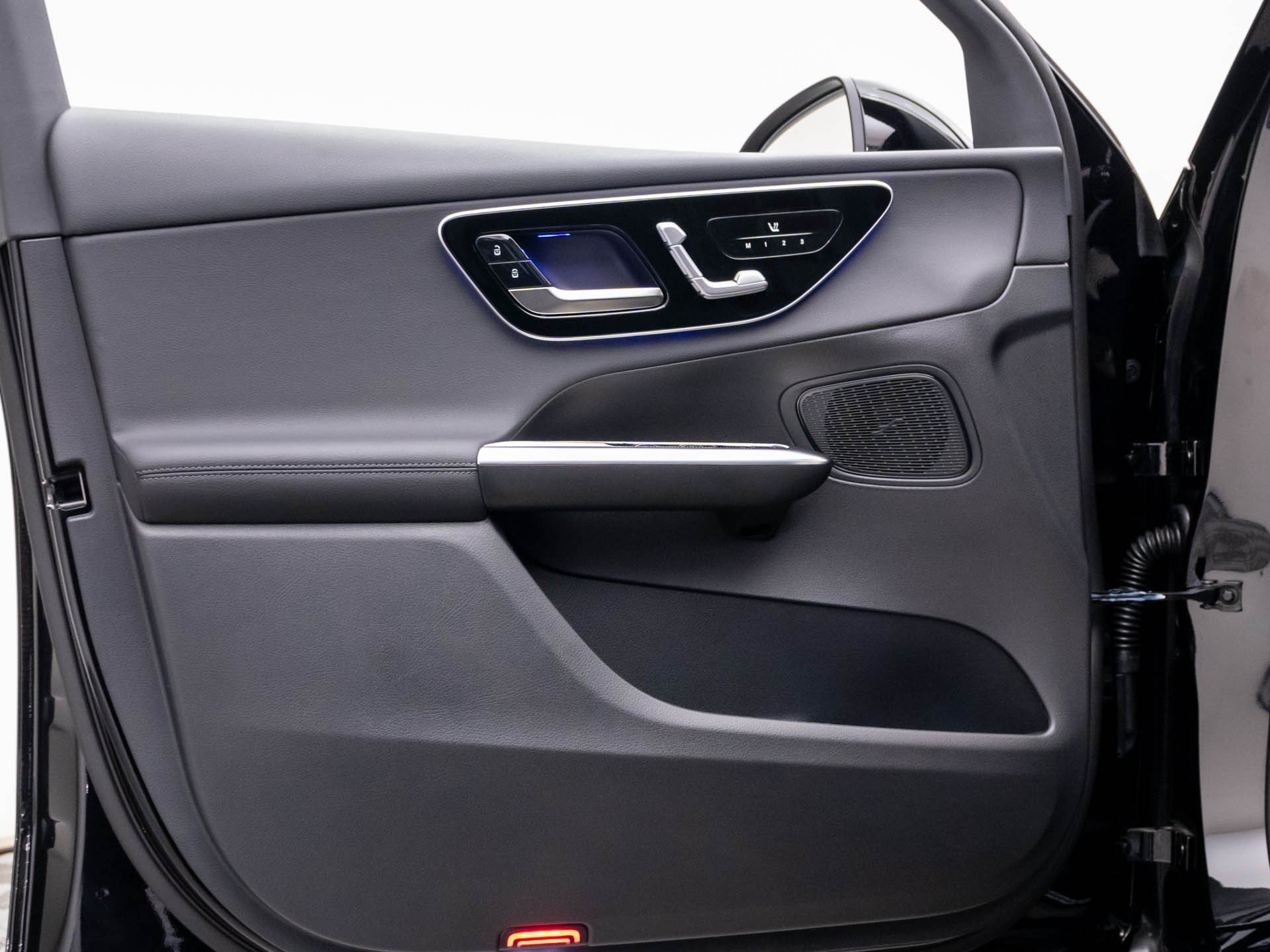 New 2026 Black Mercedes-Benz GLC 300 image 11
