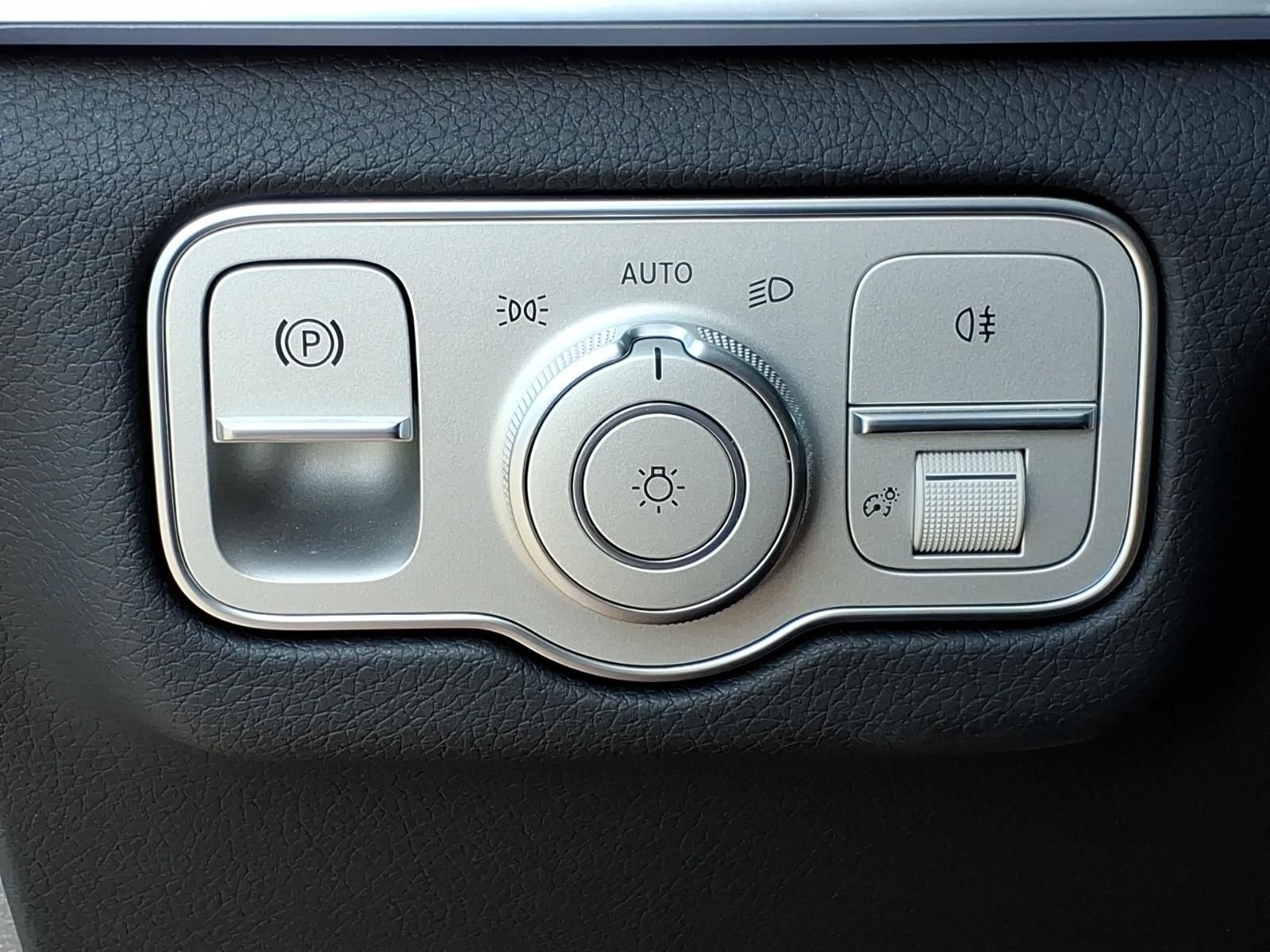 Certified Used 2025  Mercedes-Benz GLE 350 image 18