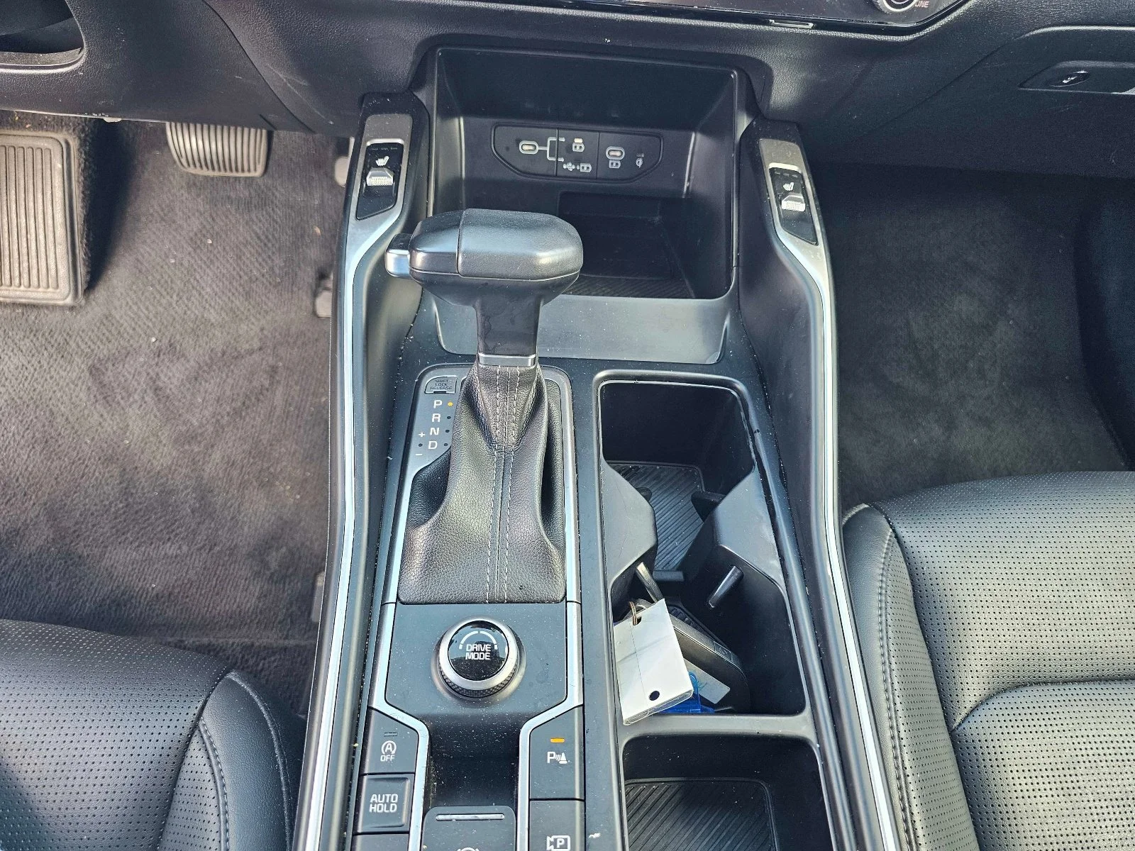 Used 2024 Ebony Black Kia S image 25
