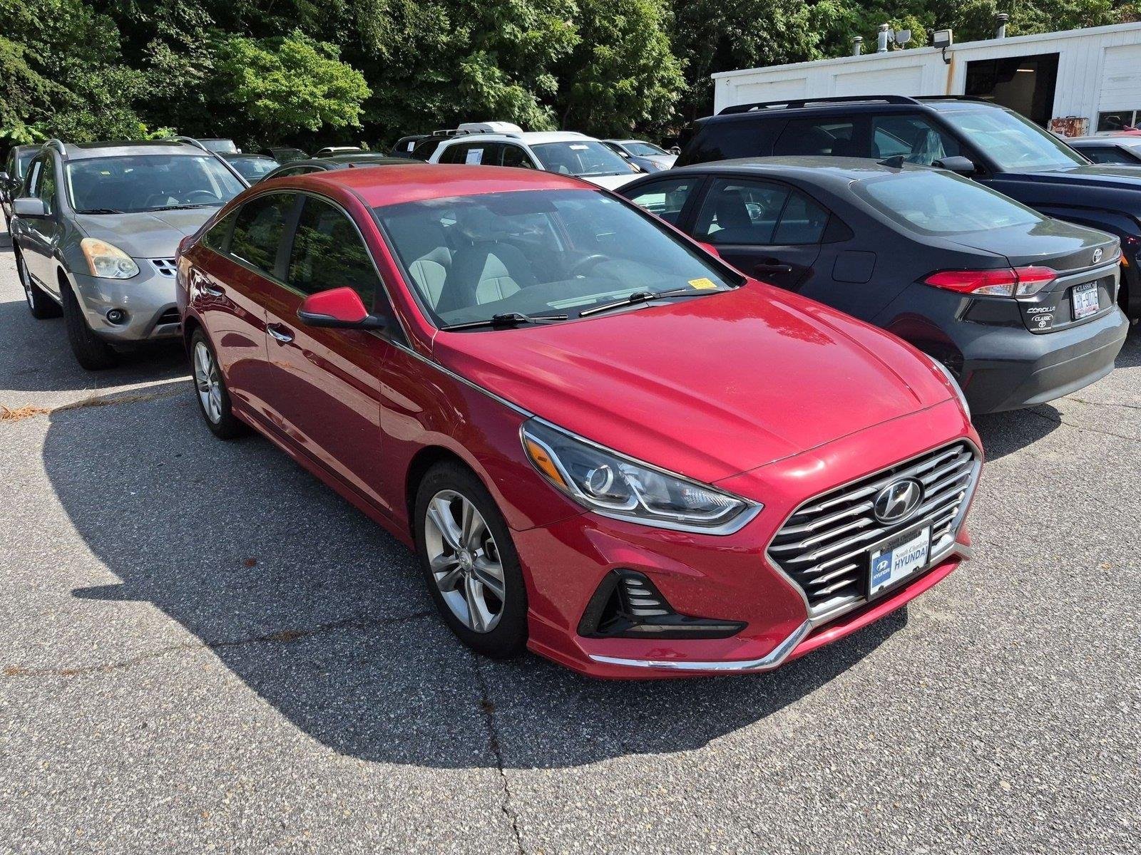 Used 2018 Scarlet Red Hyundai SEL image 3