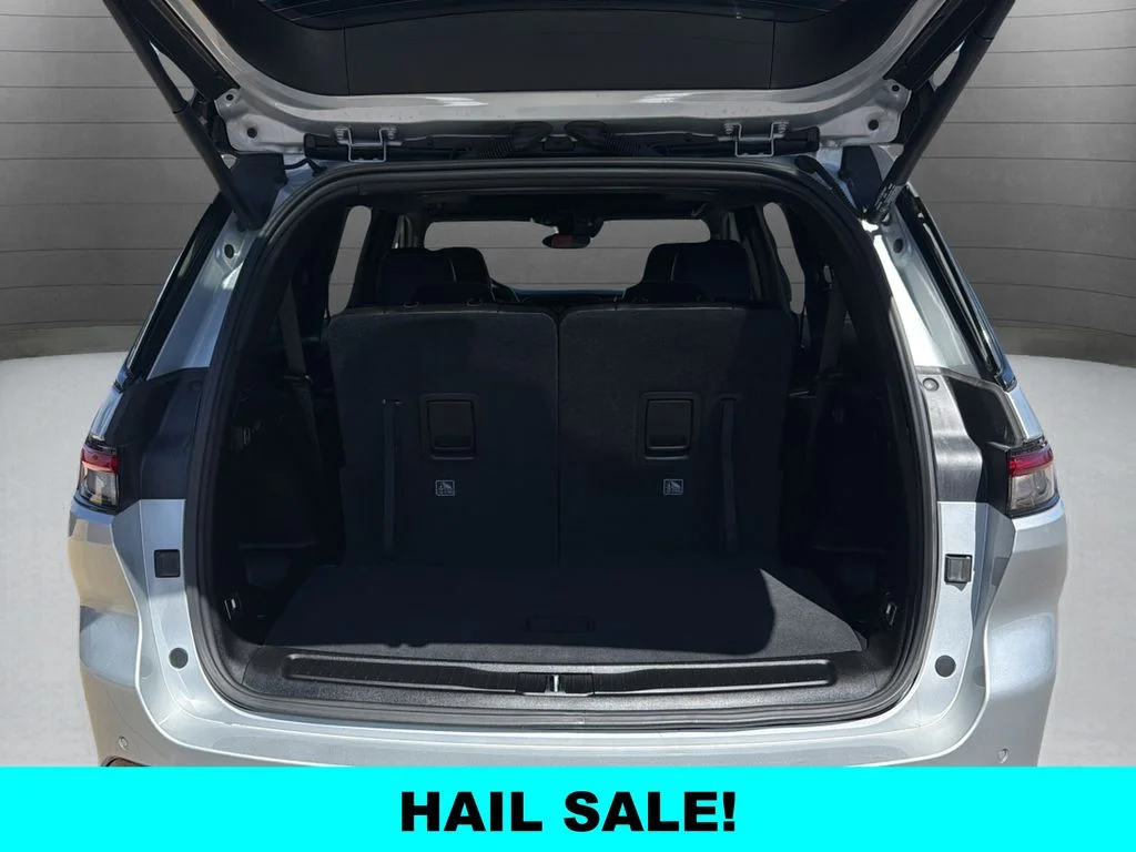 Used 2023 Silver Jeep Altitude image 26
