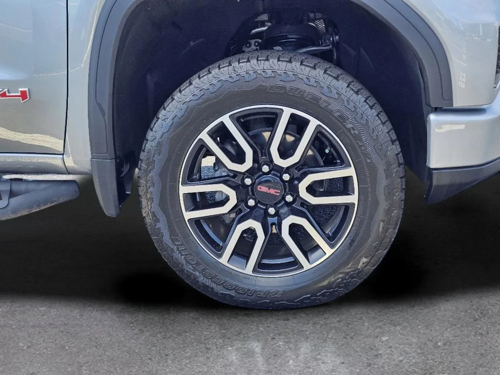 Used 2025 Sterling Metallic GMC AT4 image 6