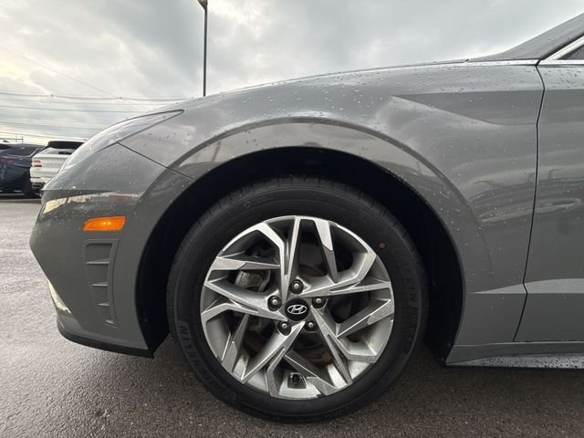 Used 2023 Gray Hyundai SEL image 10