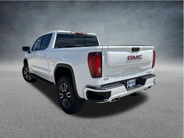 Used 2025 White GMC AT4 image 9