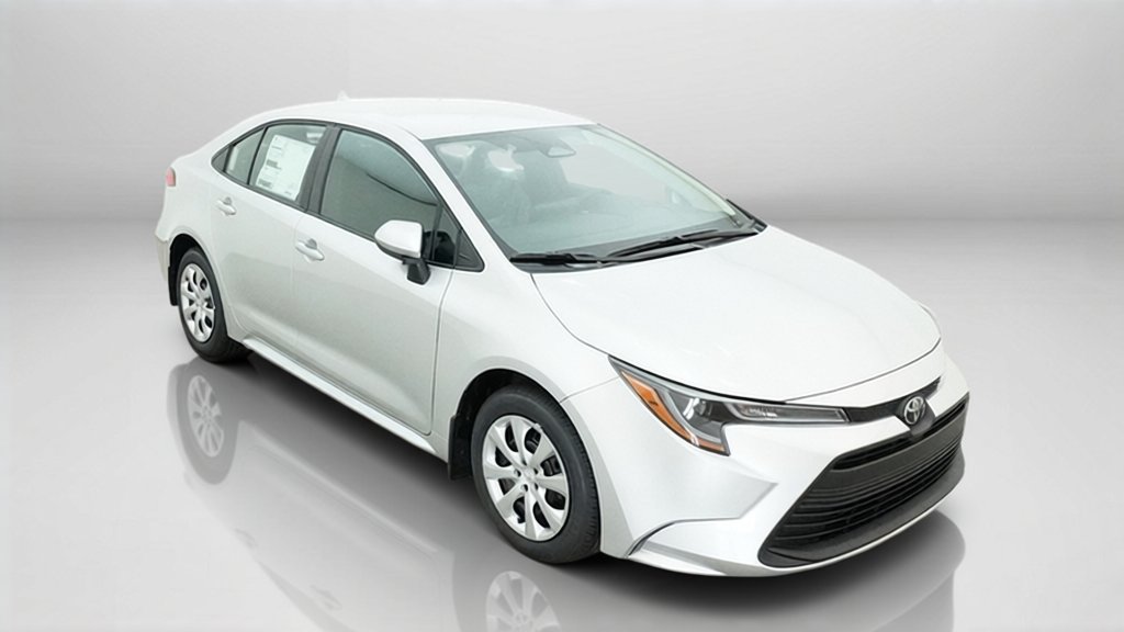 New 2027 Classic Silver Metallic Toyota LE image 5