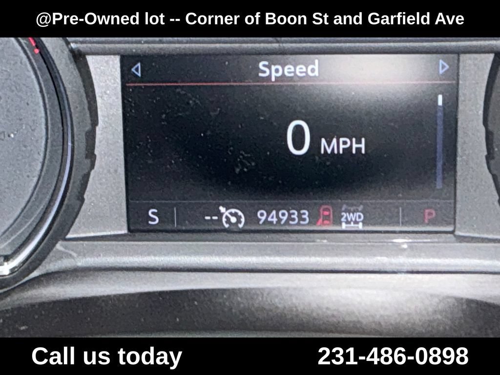 Used 2021 SUMMIT WHITE Chevrolet Z71 image 22