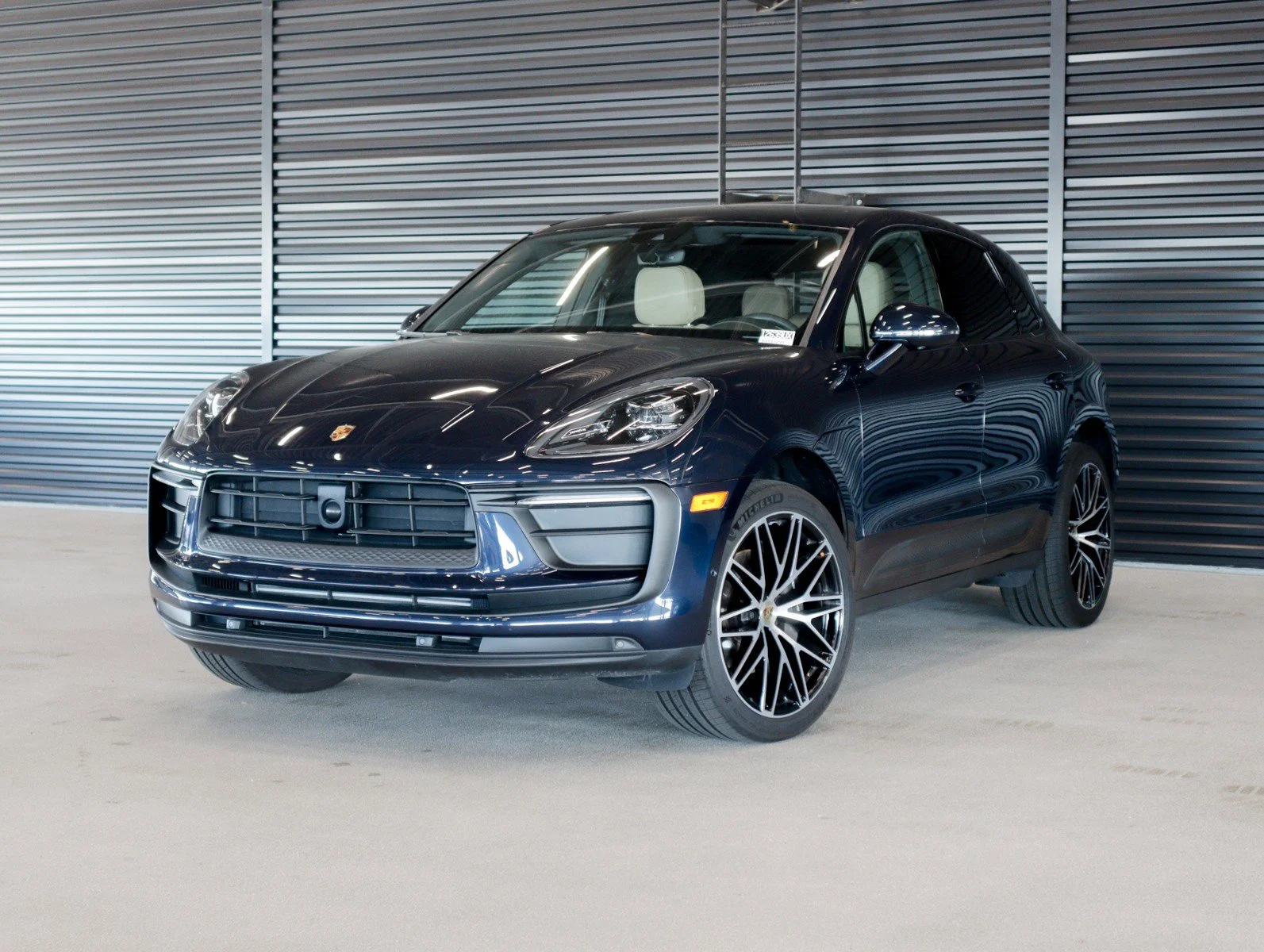 2023 Porsche Macan -'s photo