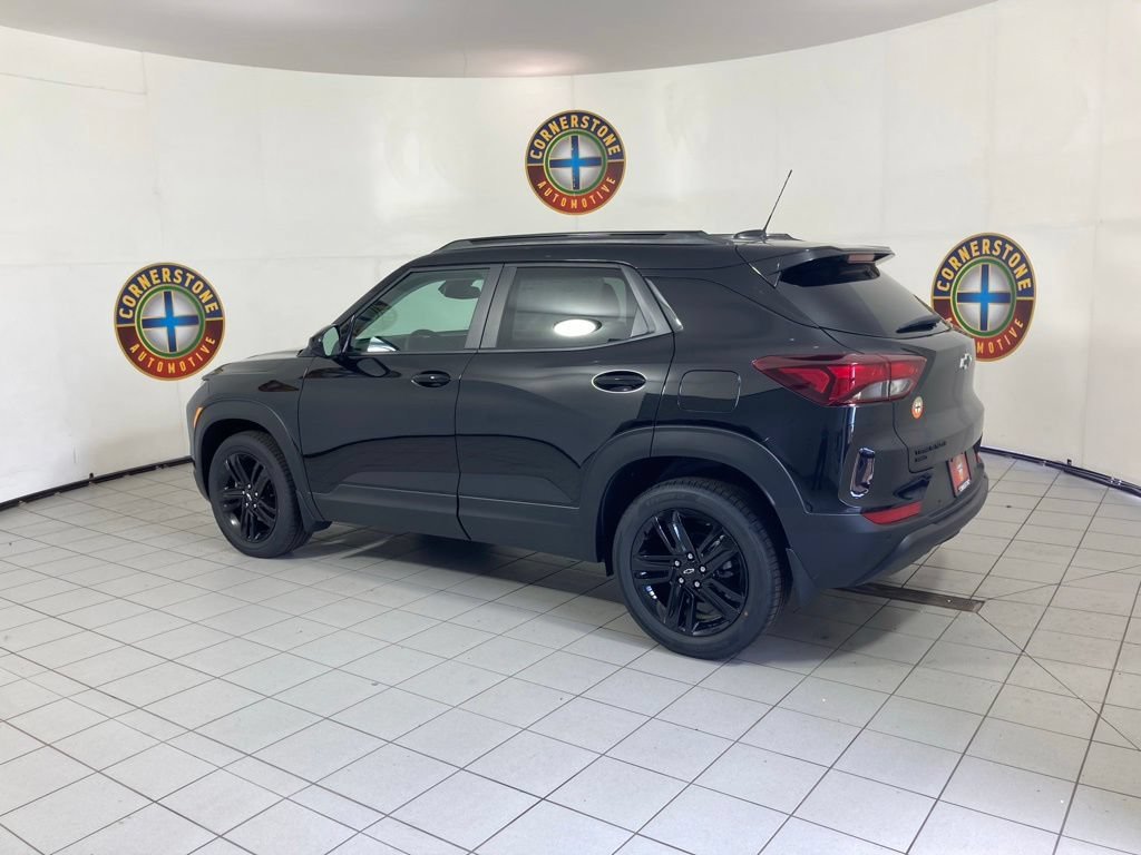 New 2026 Mosaic Black Metallic Chevrolet LT image 18