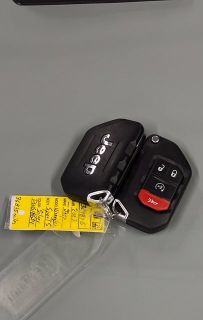 Used 2023 Silver Jeep Sport S image 27