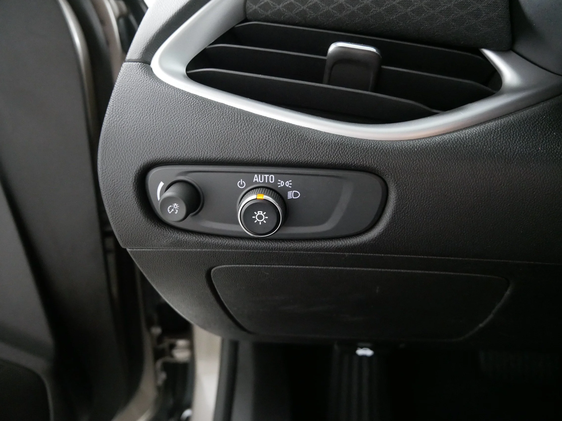 Used 2022 Mineral Gray Metallic Chevrolet LT image 26