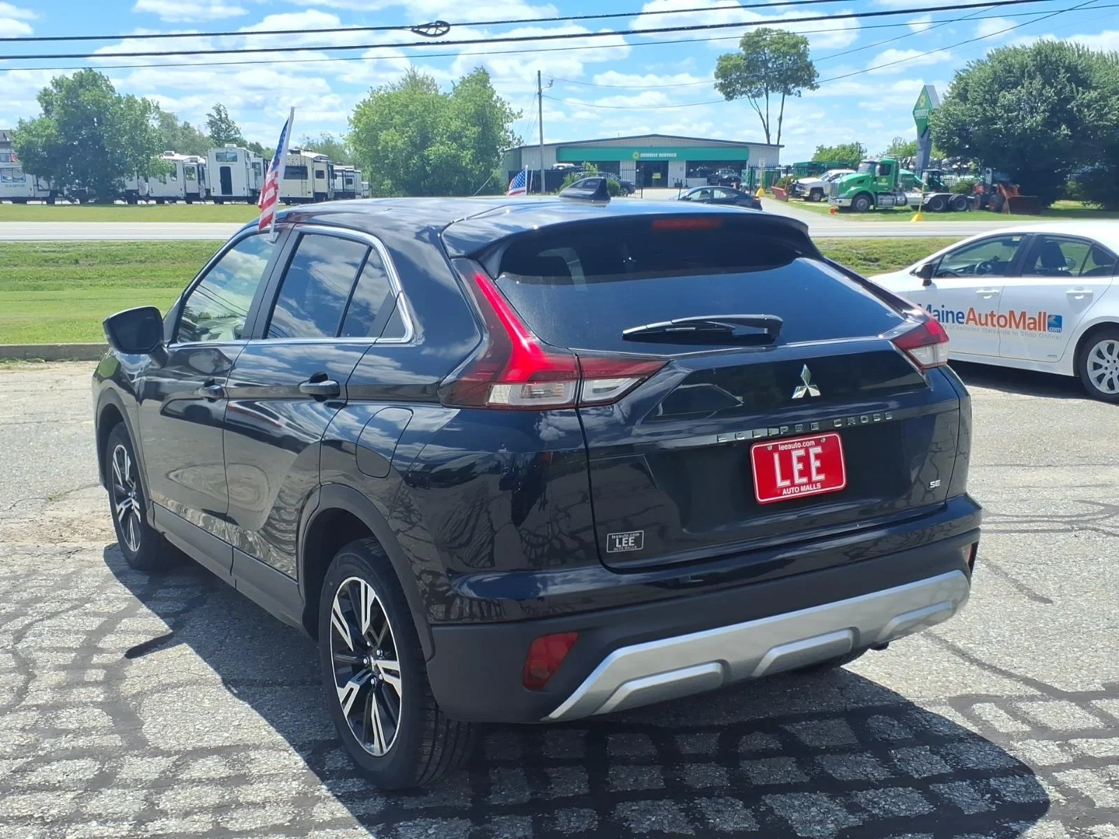 Used 2024 Labrador Black Mitsubishi SE image 8