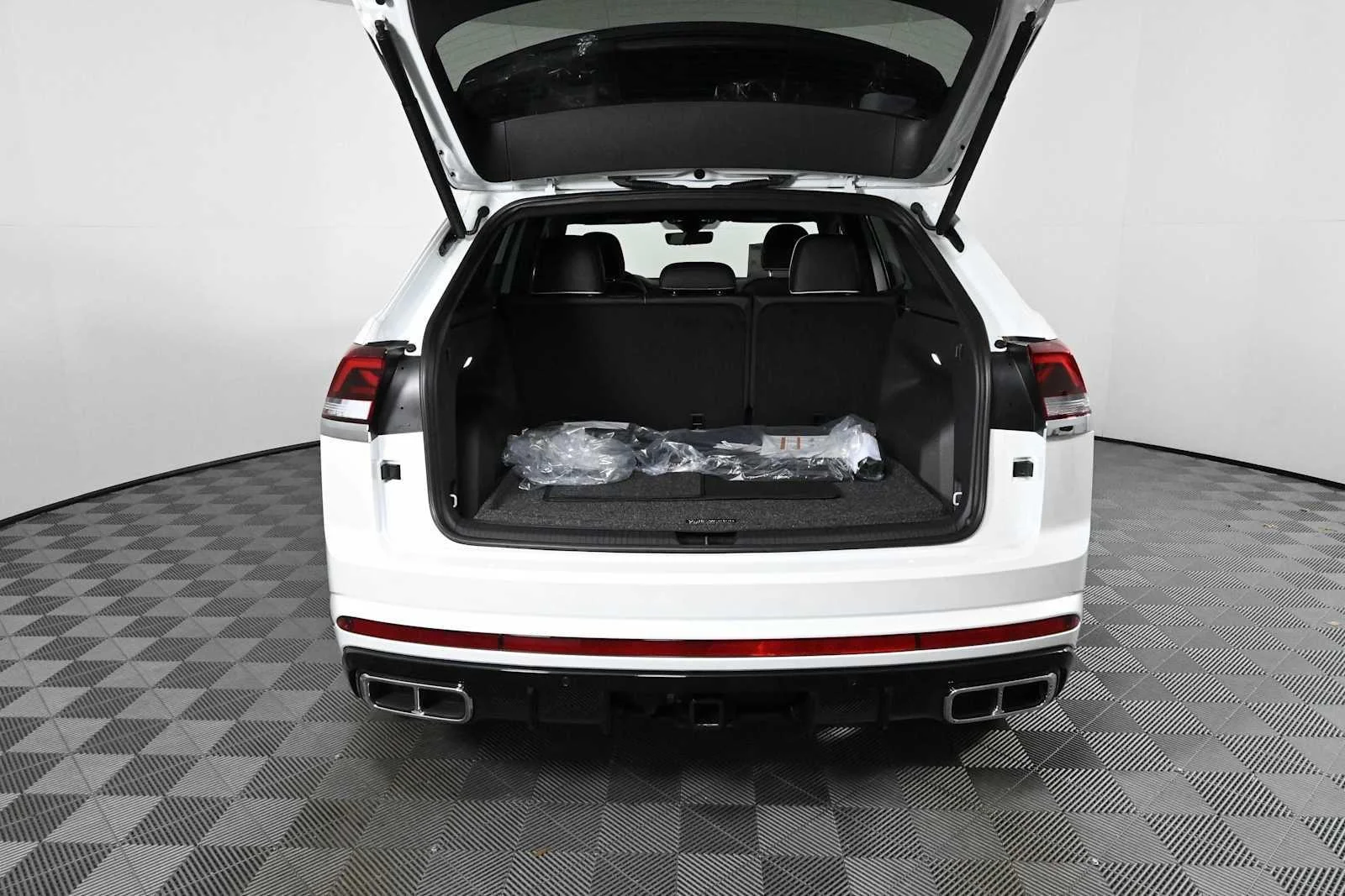 New 2026 opal white pearl Volkswagen 2.0T SEL Premium R-Line image 9