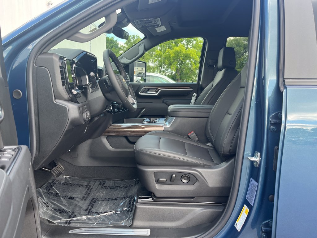 New 2026 Lakeshore Blue Metallic Chevrolet LT image 9