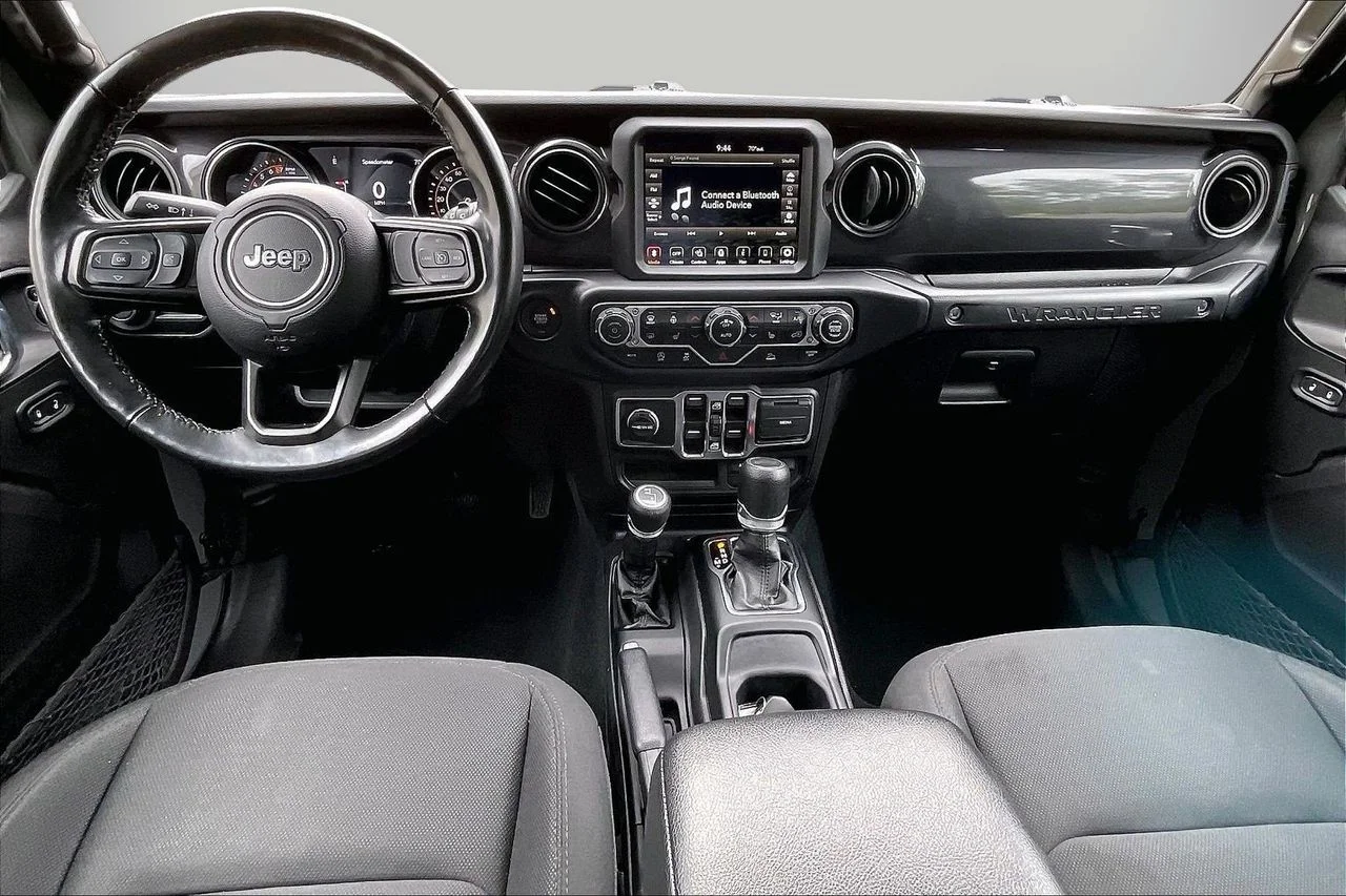 Used 2022 Gray Jeep Sport Altitude image 16