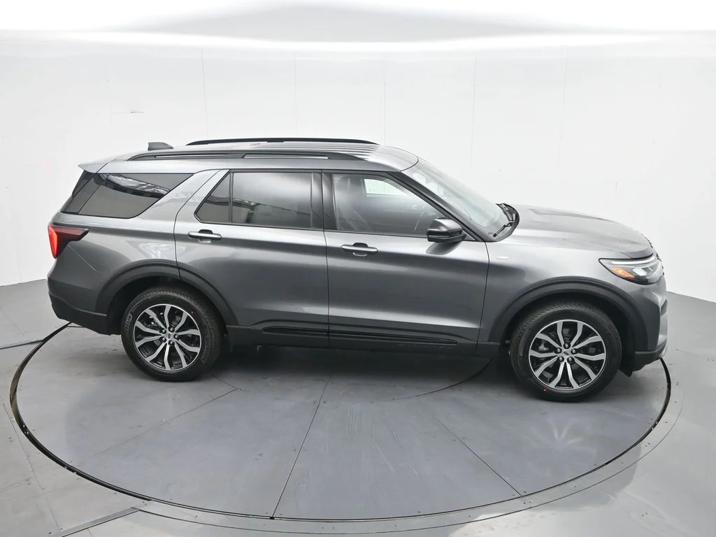 New 2026 Gray Ford ST-Line image 27