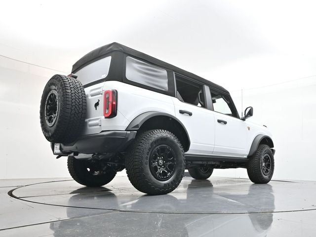 New 2026 Oxford White Ford Badlands® image 52