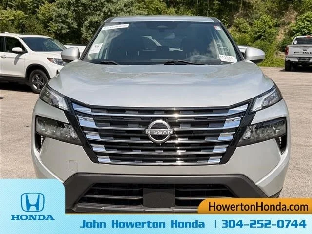 Used 2024 Silver Nissan SV image 10