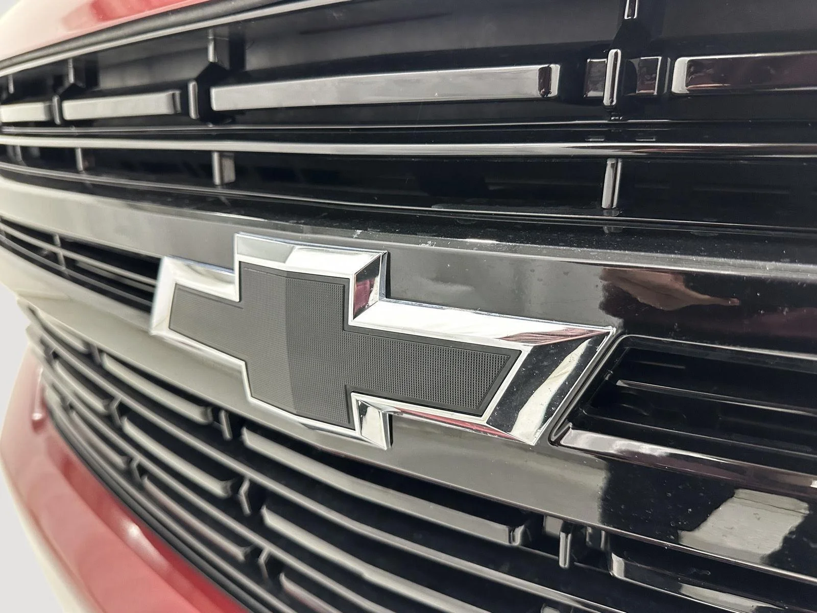 Used 2023 RADIANT RED TINTCOAT Chevrolet RST image 29